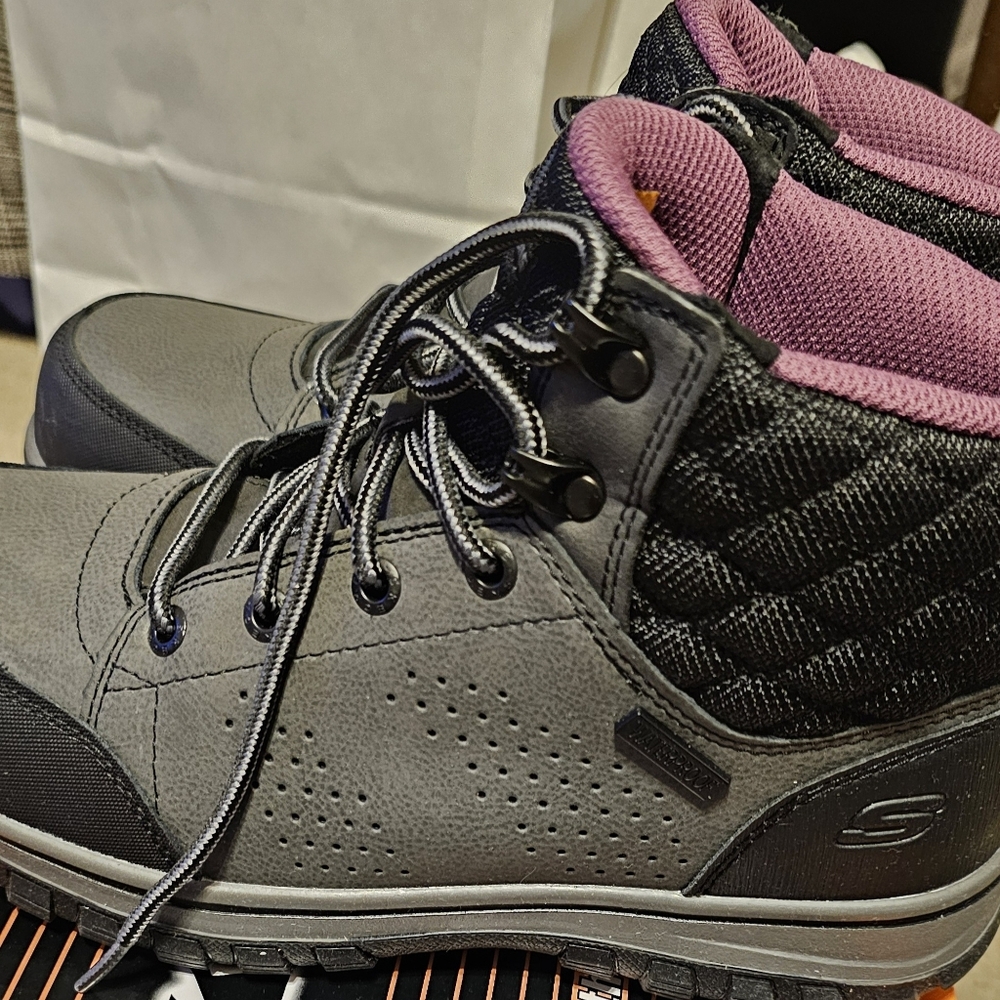 Steel toe women's work boots.